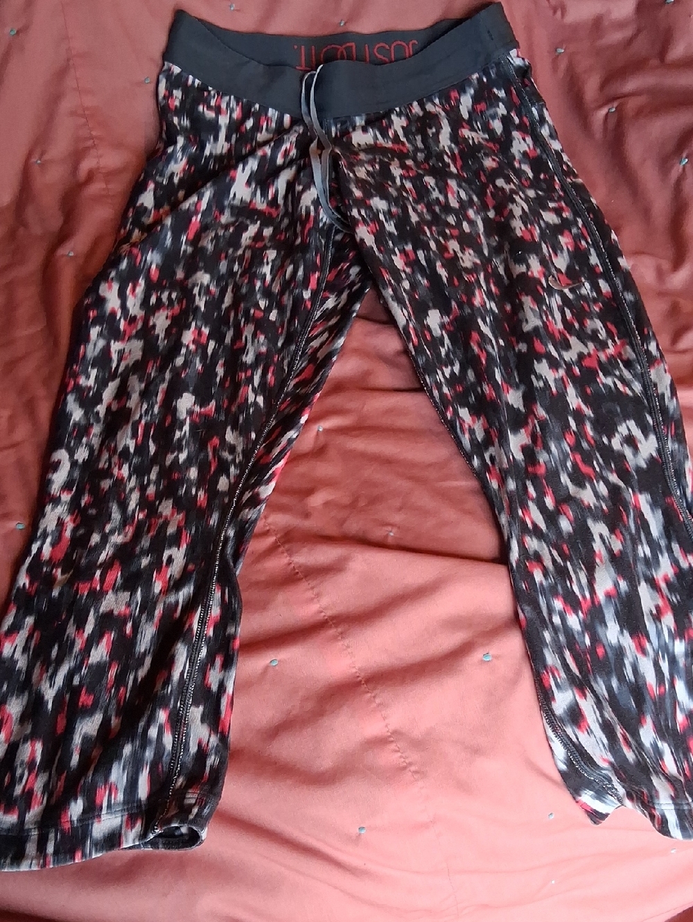 Nike Gray, White & Pink Abstract Print Running Leggings